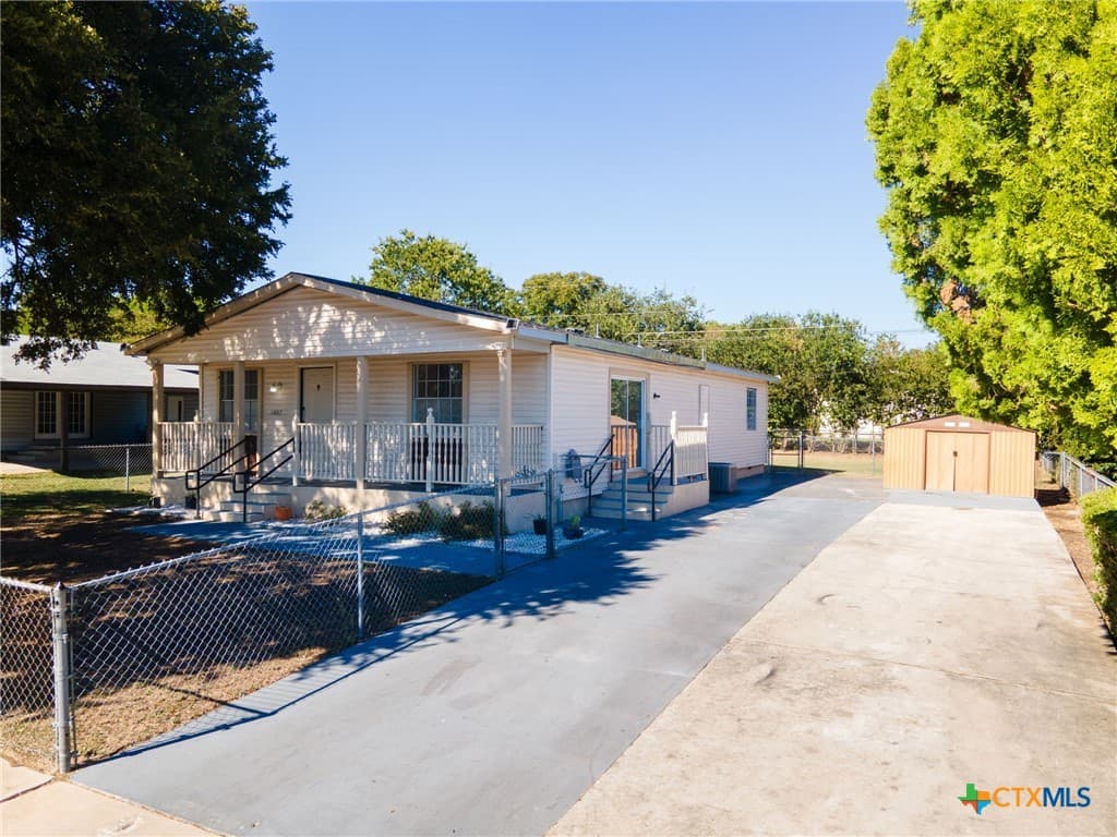 1407 Elyse Dr