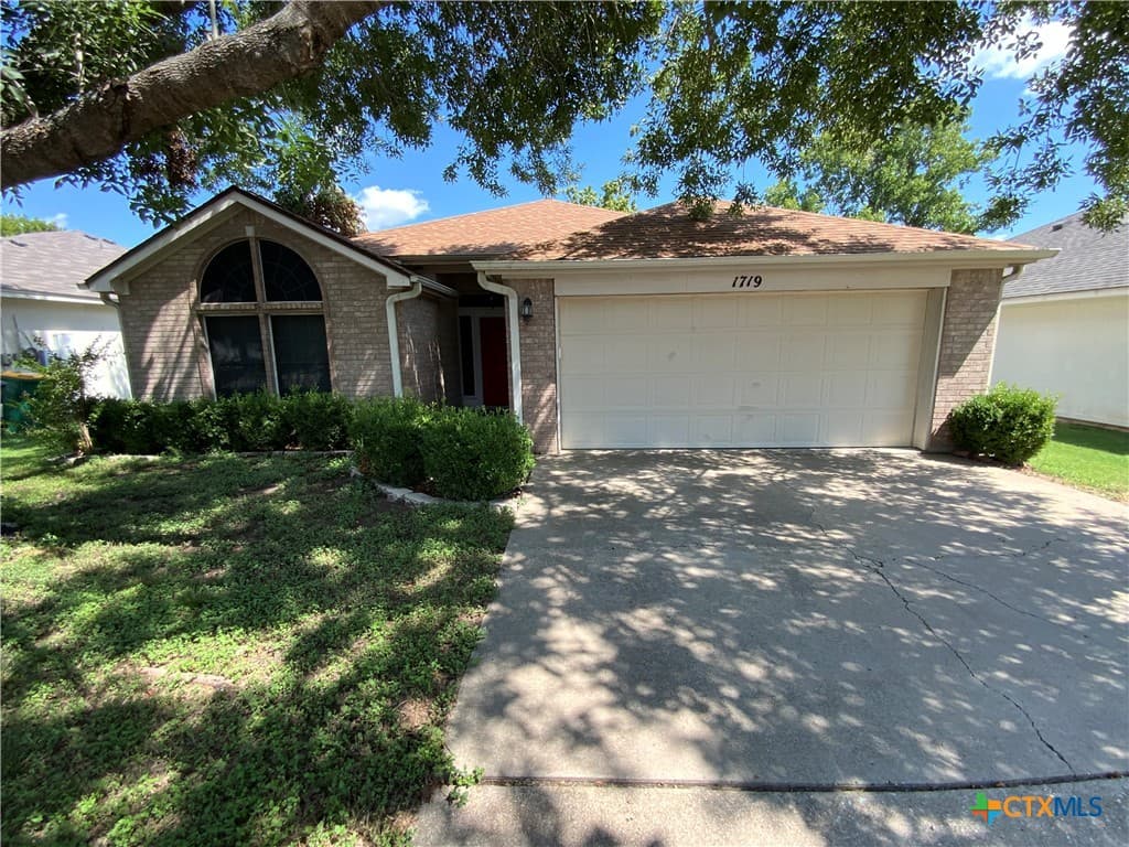 1719 Bent Oak Dr