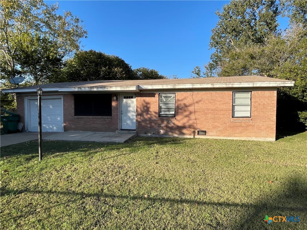 227 E Valley Rd