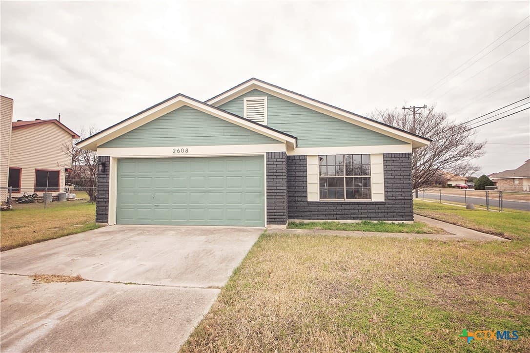 2608 Woodlands Dr