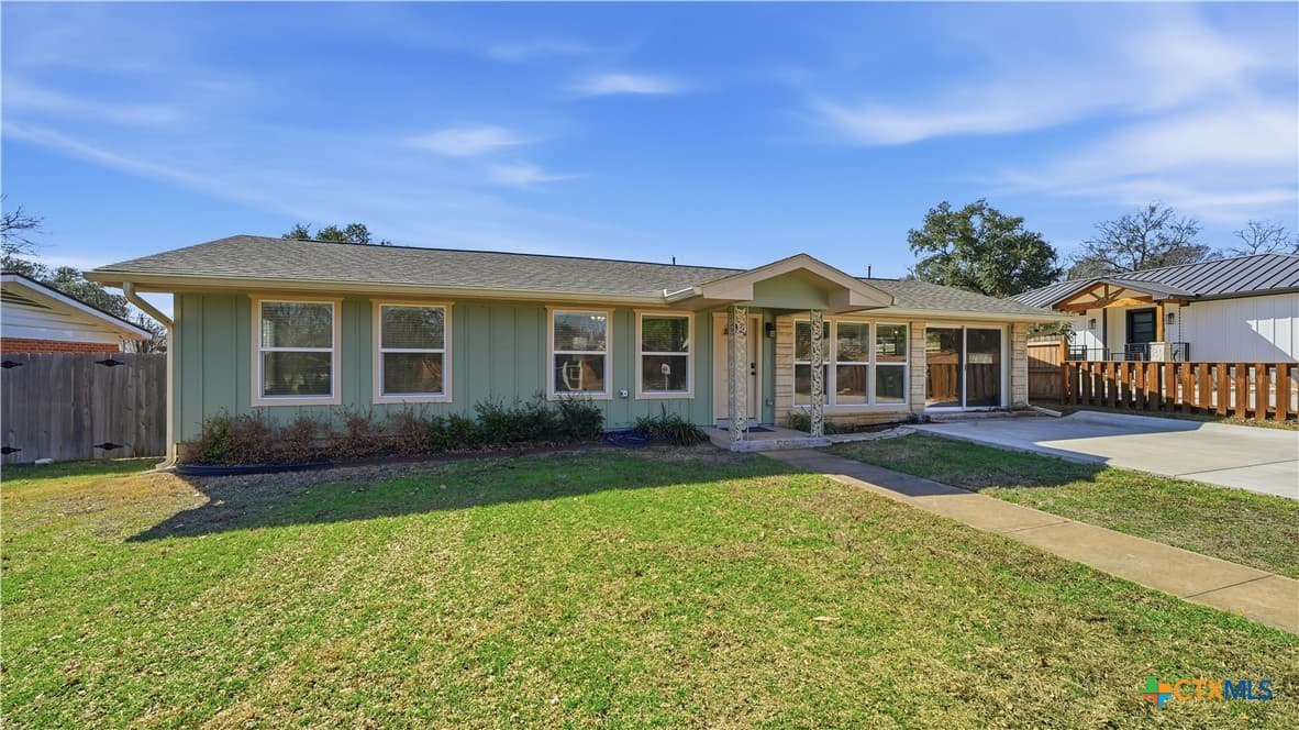 1409 Highland Dr