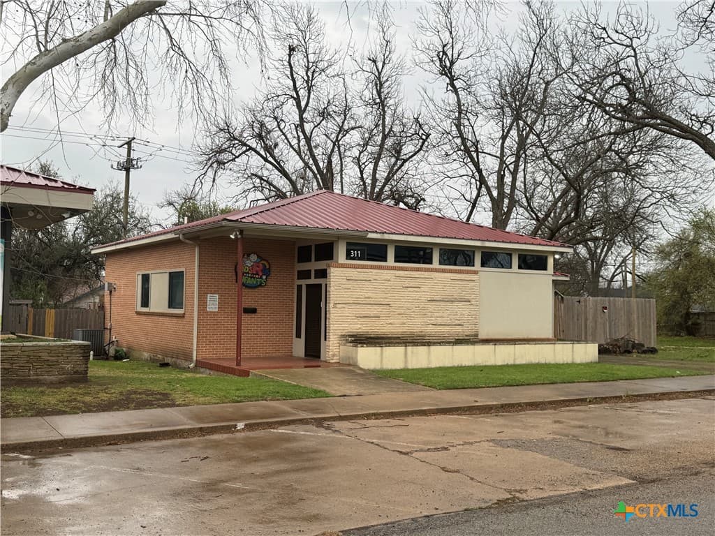 Main property image