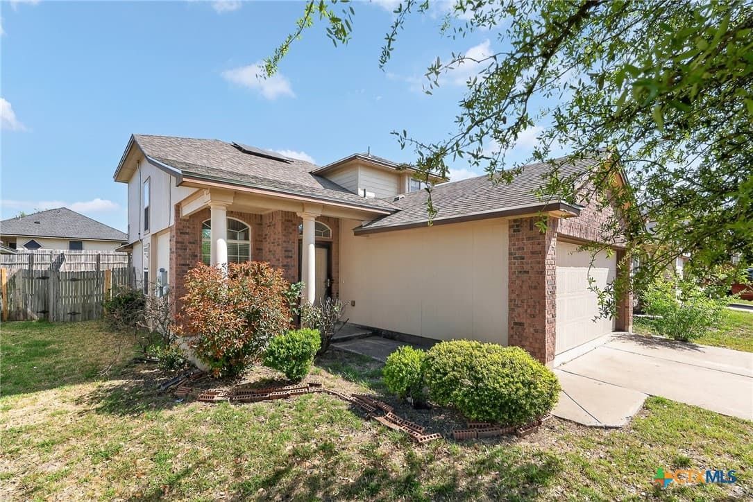 5104 Lions Gate Ln