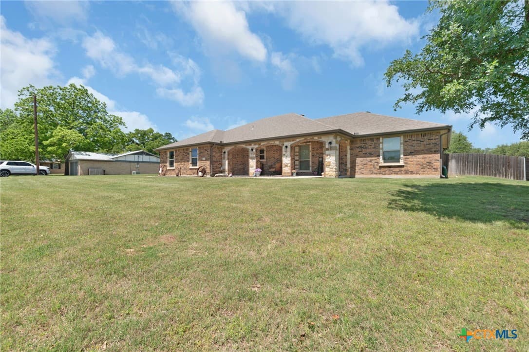 7 Deb Lynn Ave