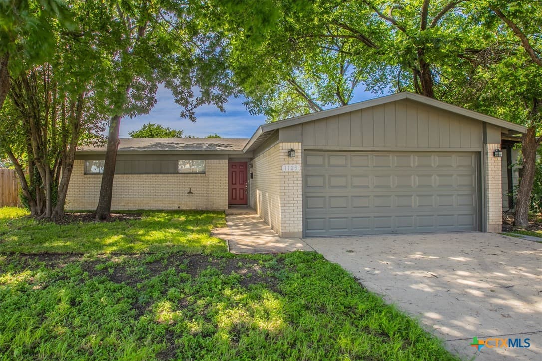 1123 Alta Vista Dr