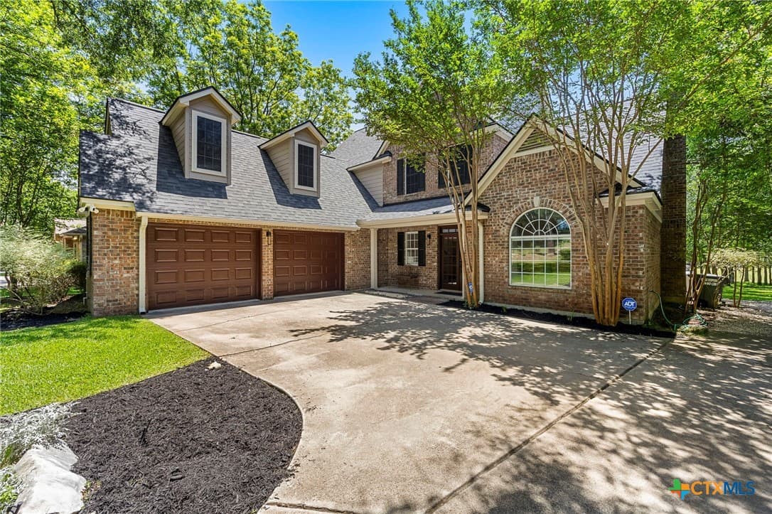 2815 Chisholm Trl