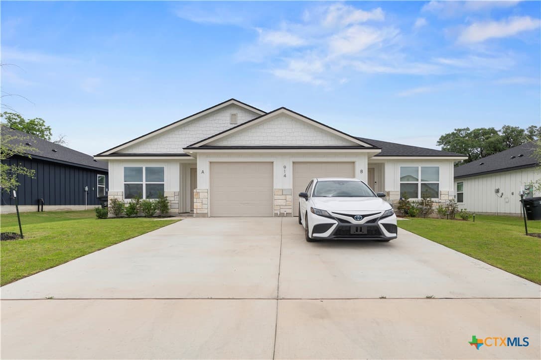 914 Wax Myrtle Ct
