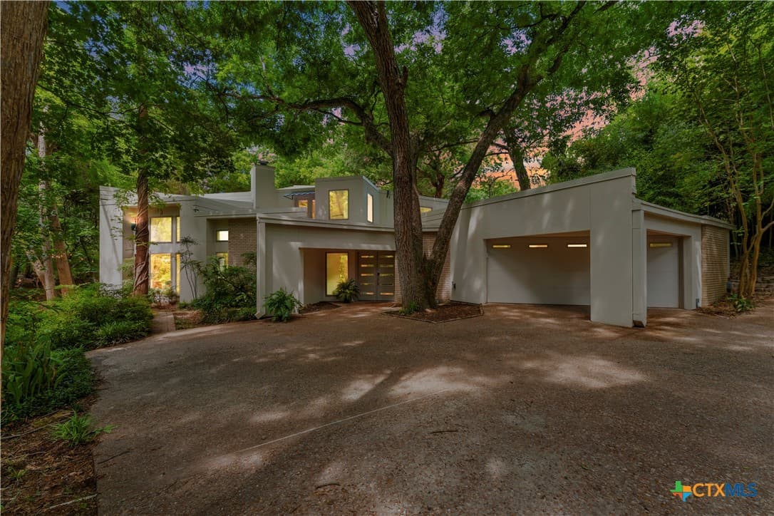 Main property image
