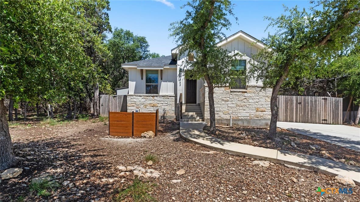 1463 Bonnyview Dr