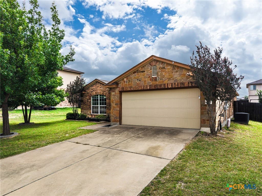 2004 Vernice Dr