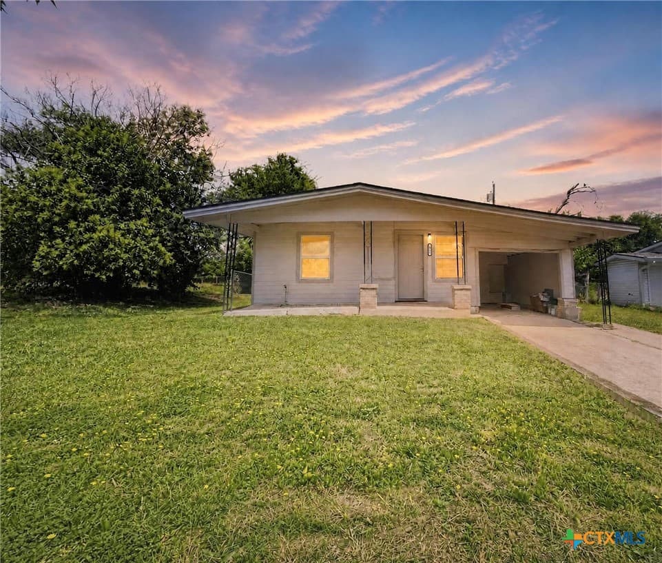 907 Southside Dr