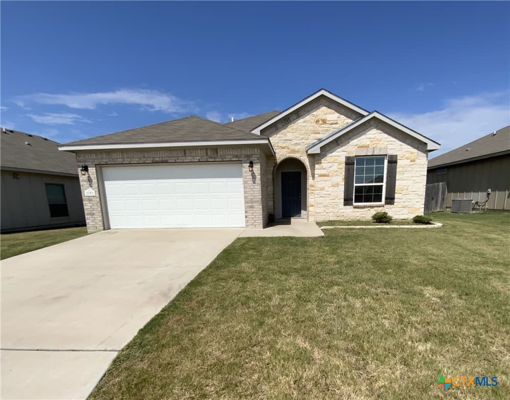 1110 Lakeway Crossing Dr