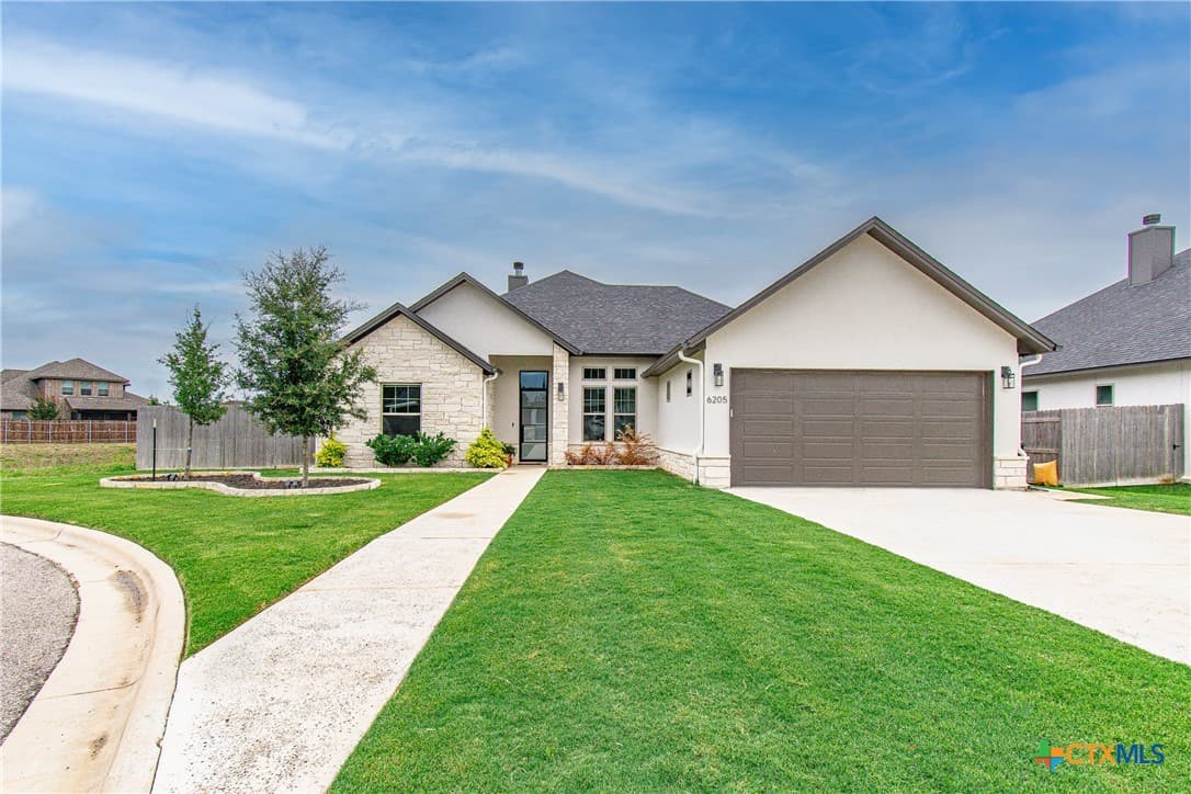Main property image