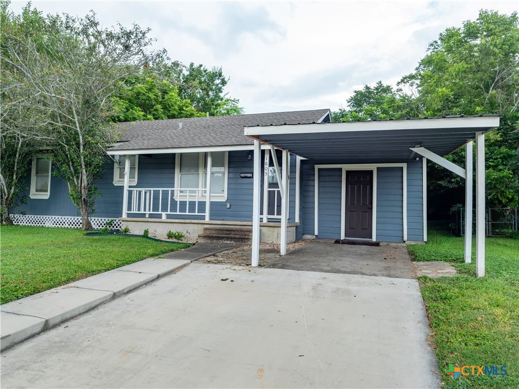 1805 E Crestwood Dr
