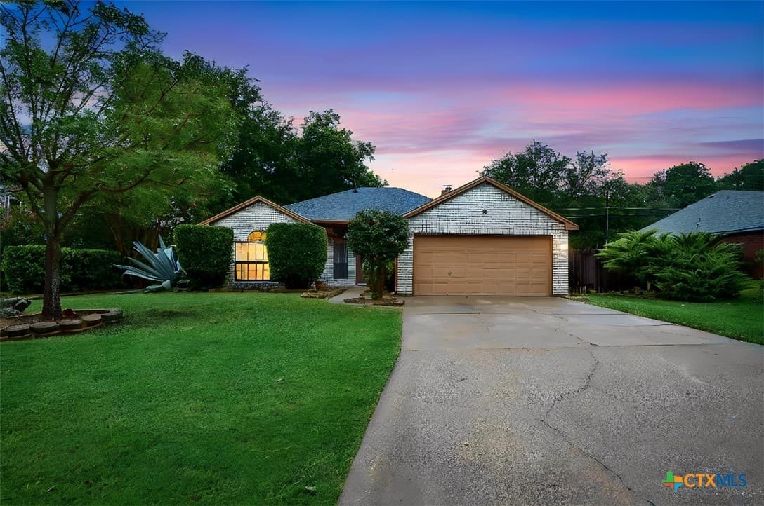 2202 Heights Dr