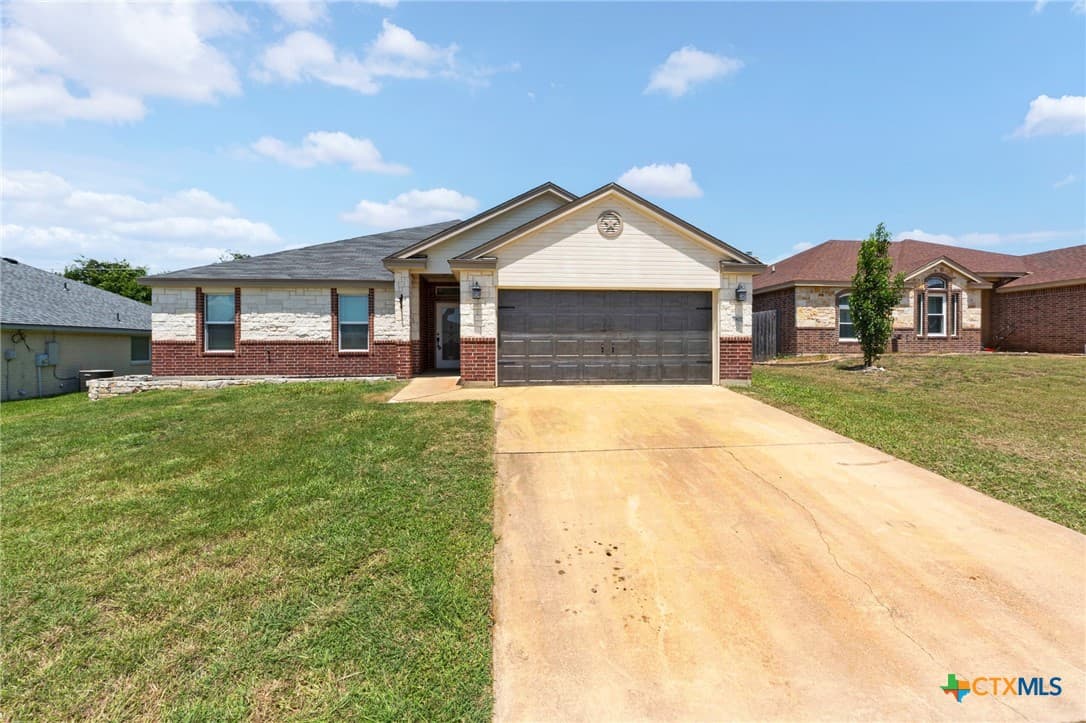 3907 Dewitt County Ct