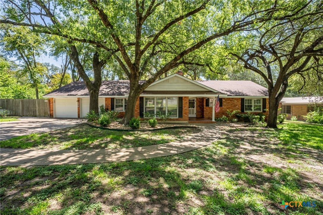 3013 El Camino Dr