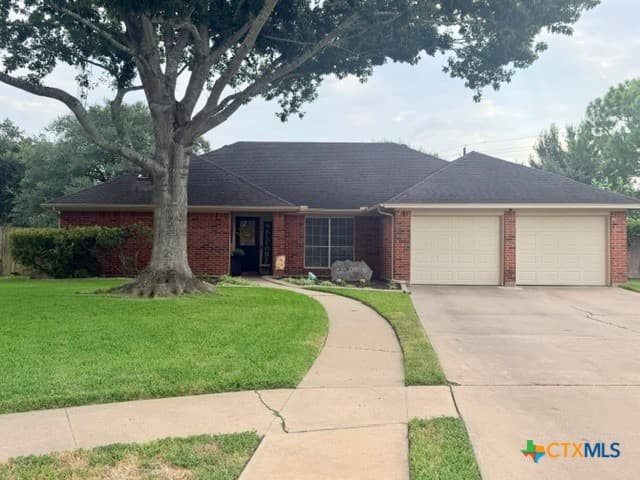 104 Hamlet Ct