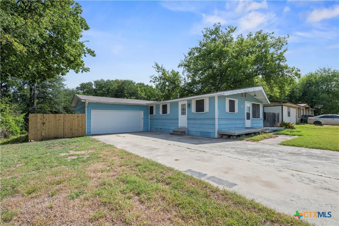 103 E Mark Rd