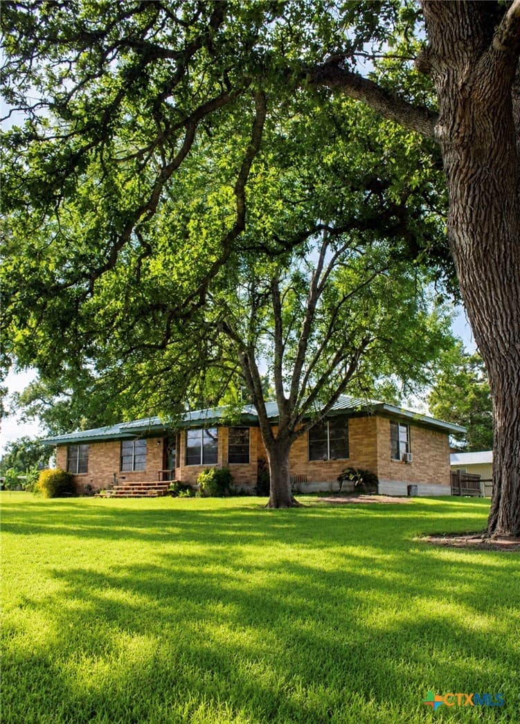 134 Private Road 1006