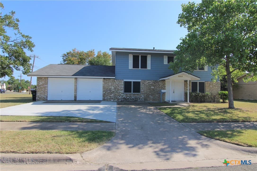 3203 Lake Charles Ave