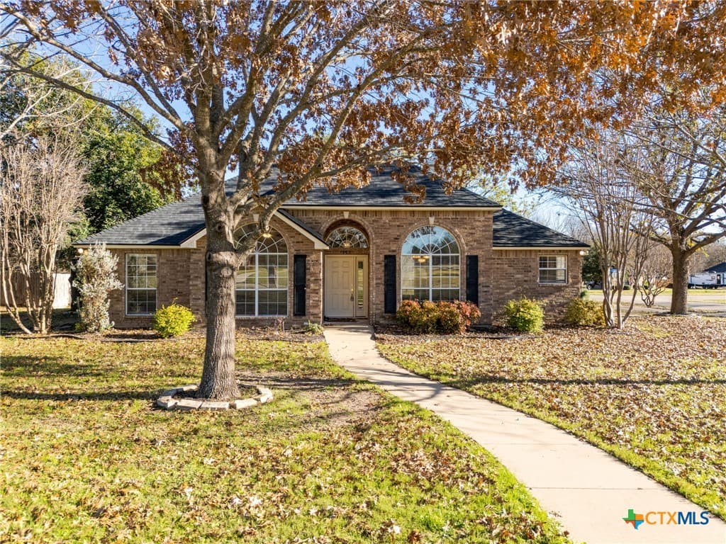 121 Champion Creek Cv