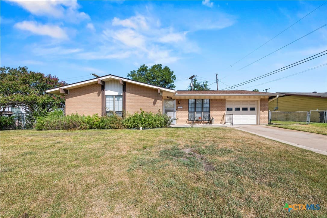 1105 Swope Dr