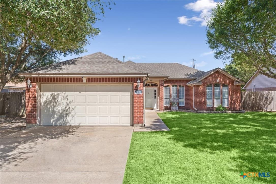 3106 Red Oak Dr