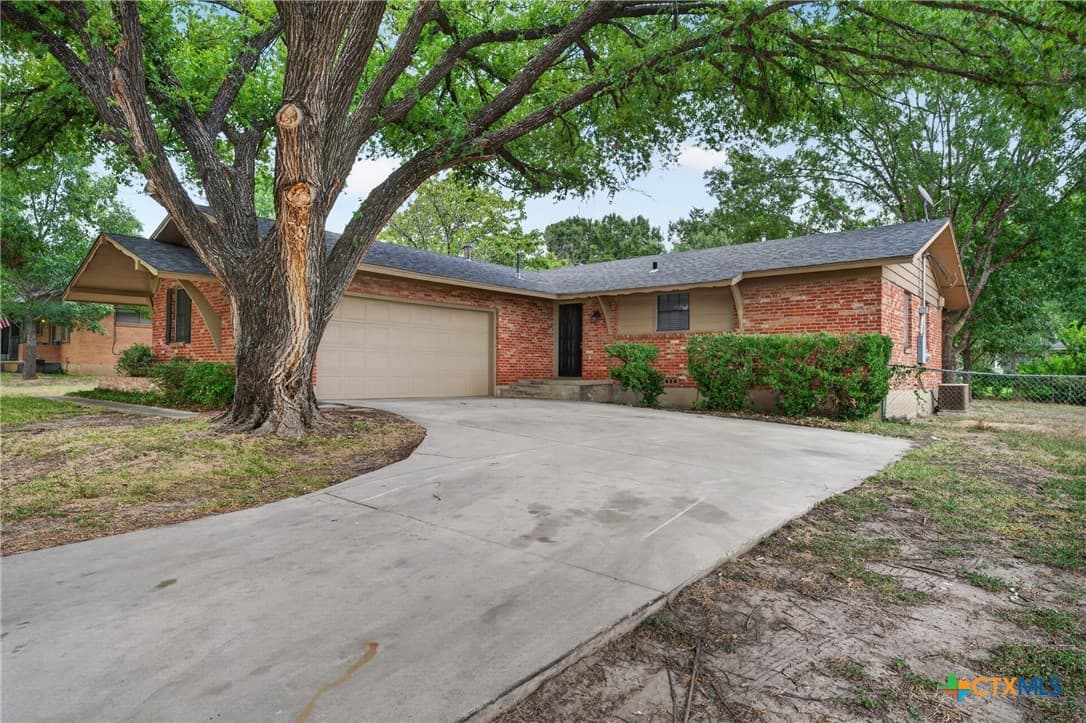 3205 El Capitan Dr
