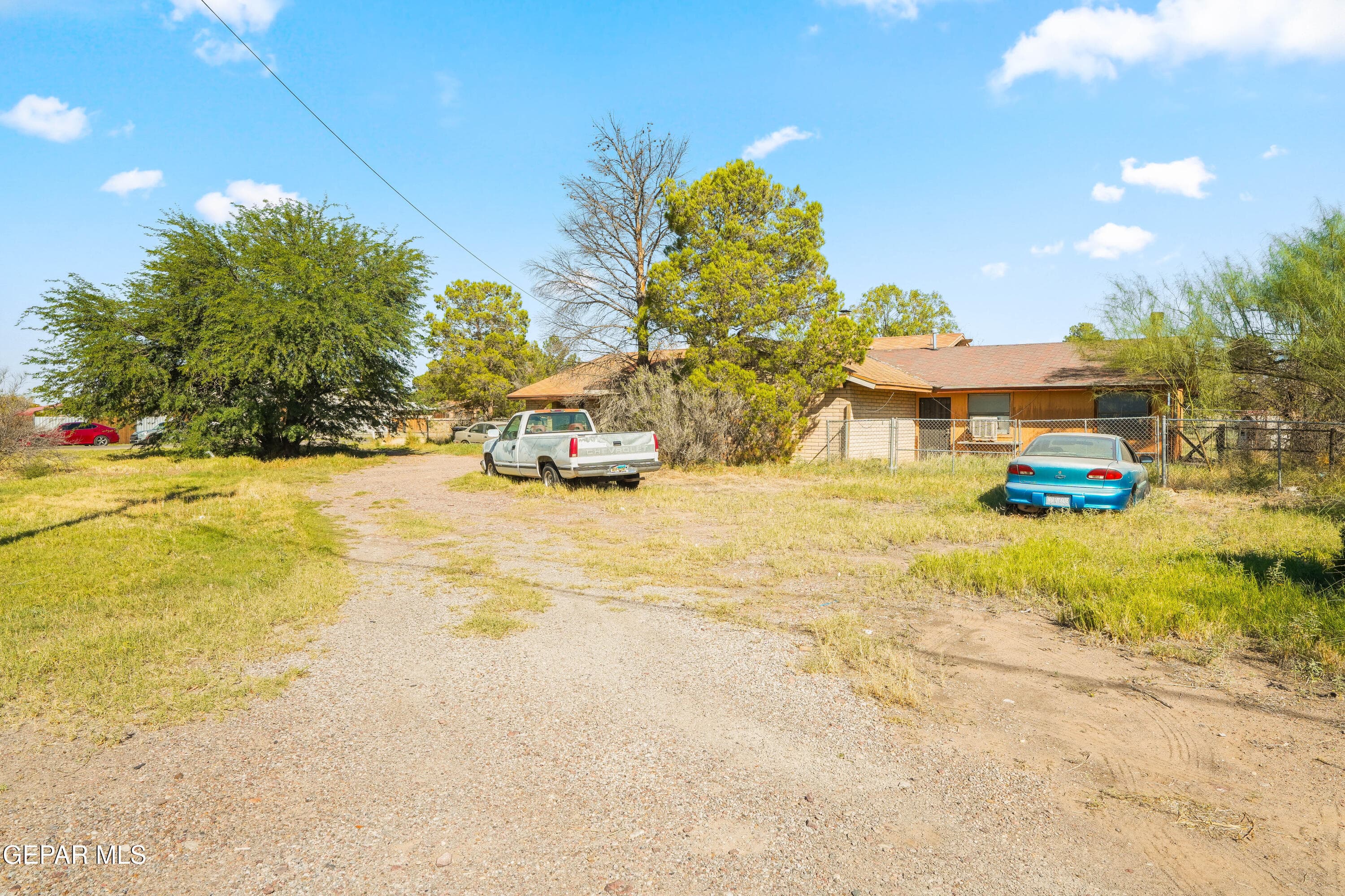 775 W Borderland Rd