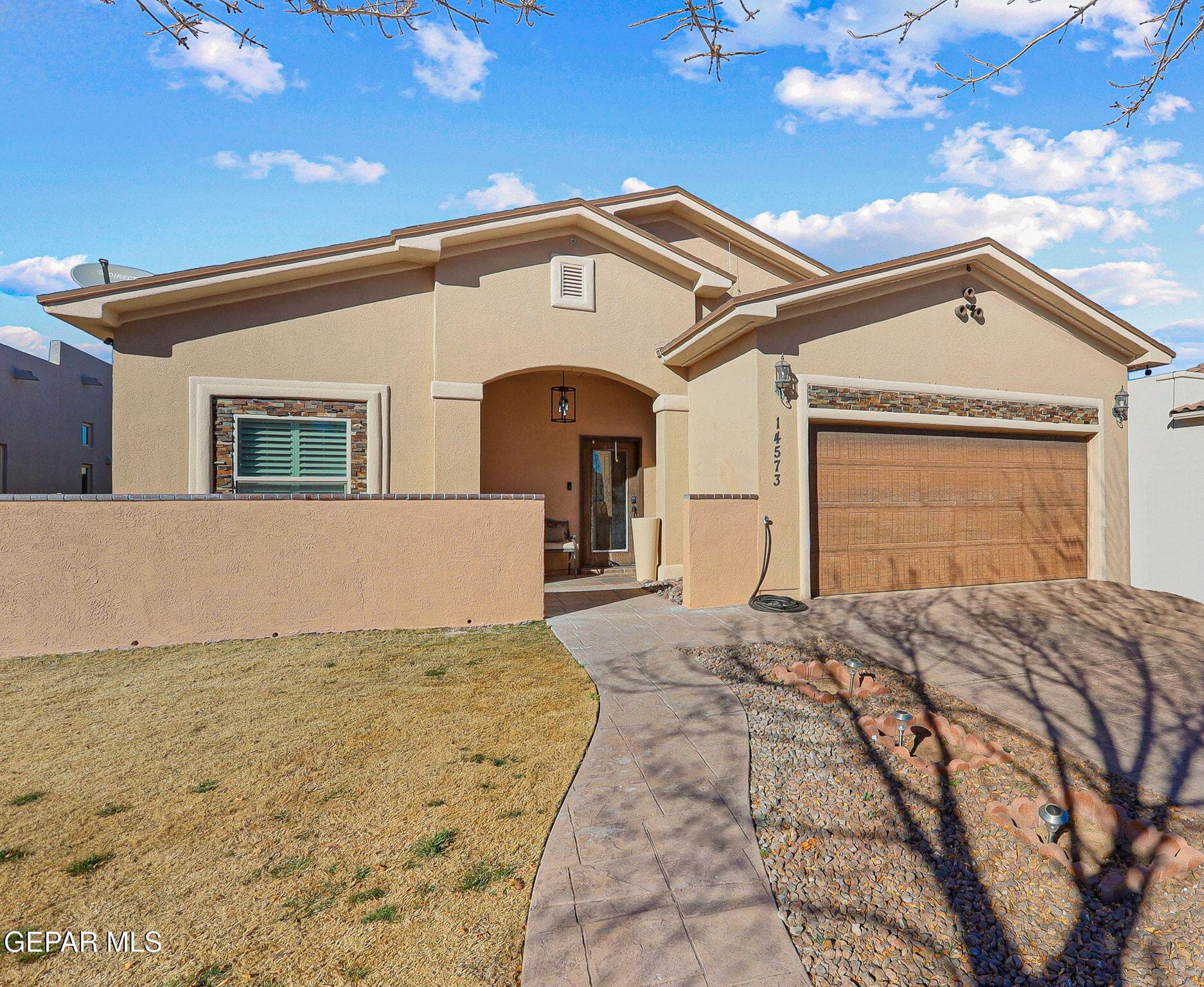 14573 Meadow Lawn