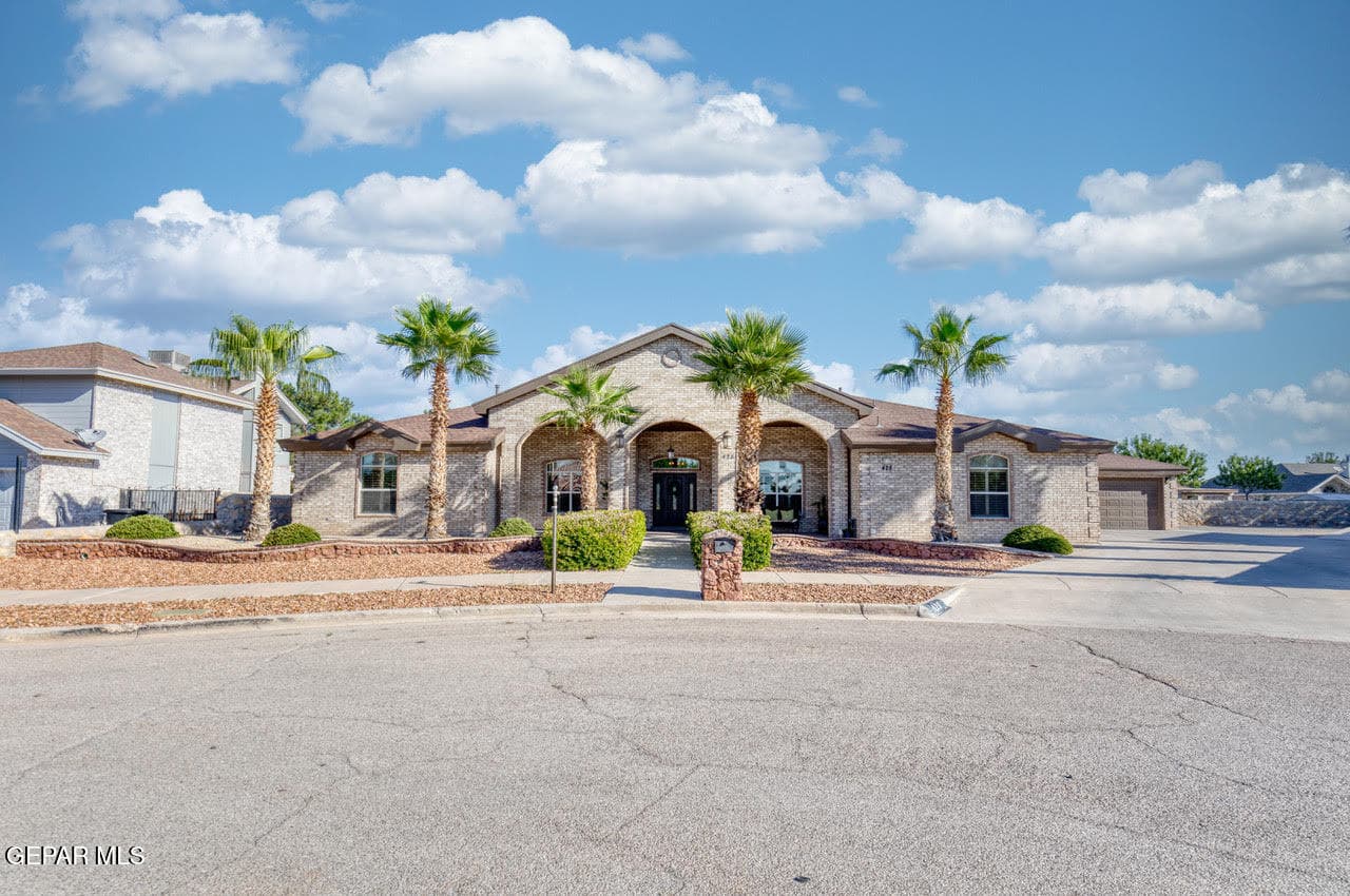 428 Amalia Dr