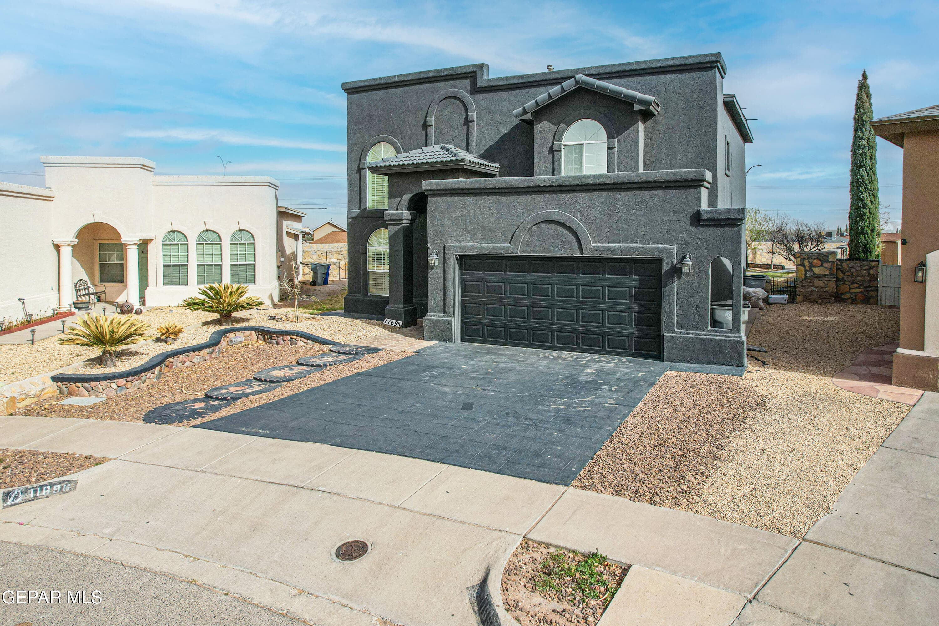 11696 Palm Grove Cir