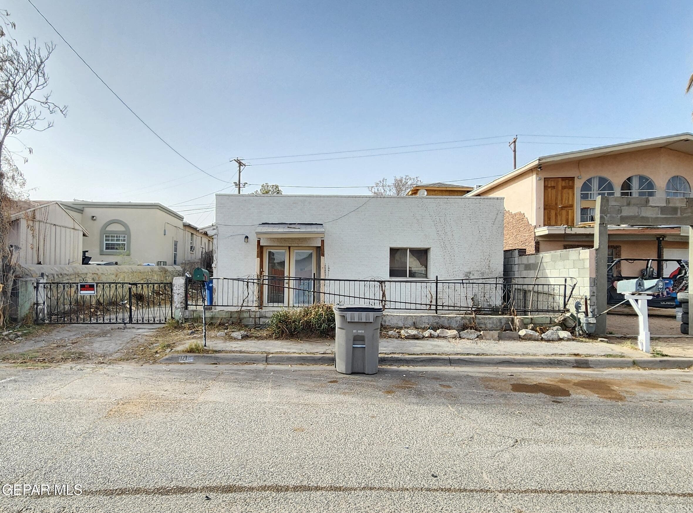 121 Rio Rd