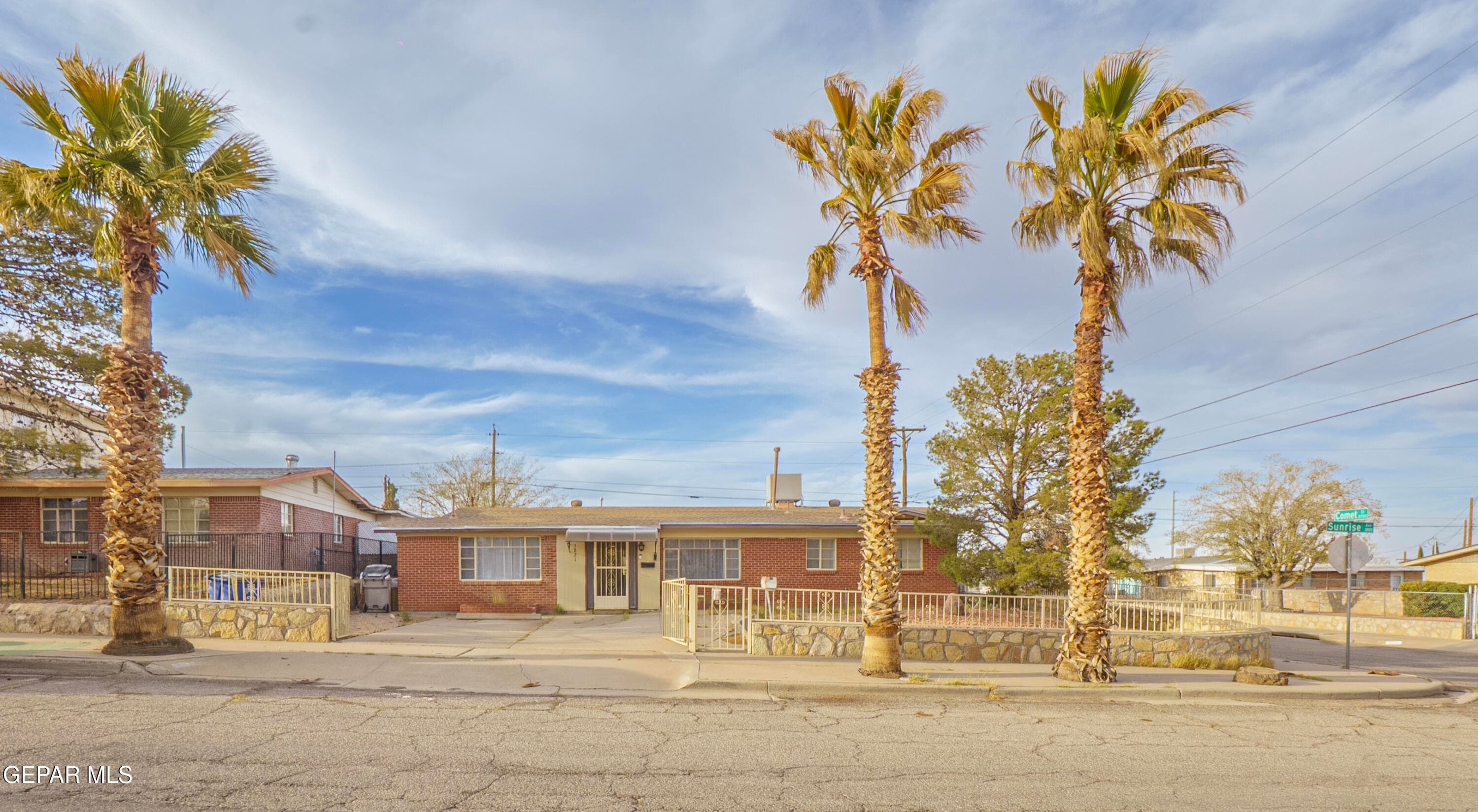 3821 Sunrise Ave