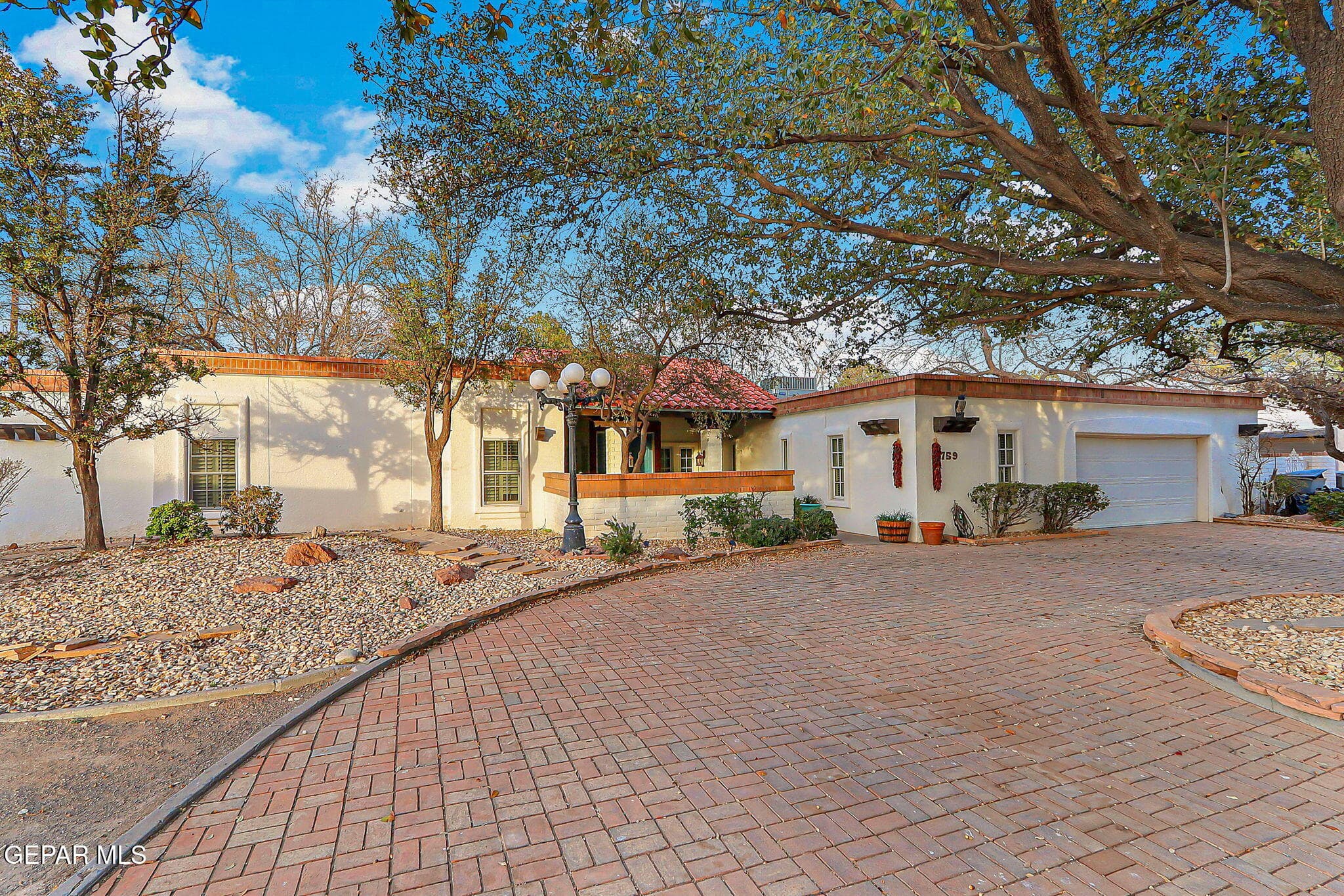 759 Lakeshore Dr
