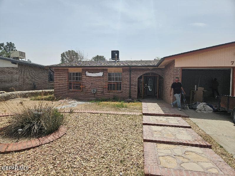 7748 Iroquois Dr