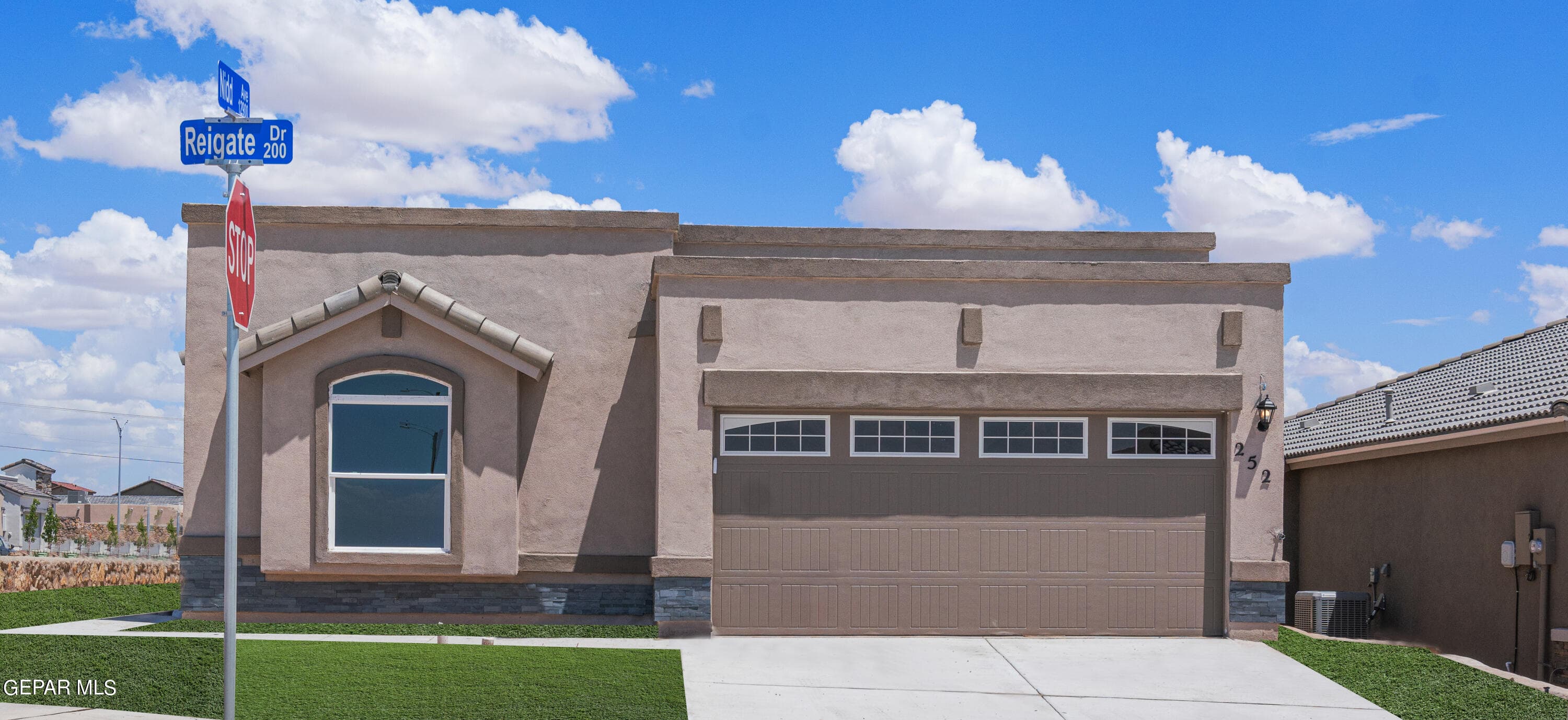 13821 Summer View Ave