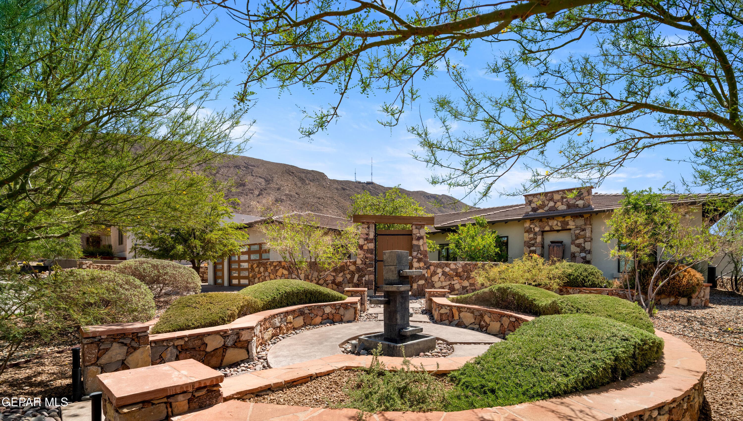 382 Rocky Pointe Dr