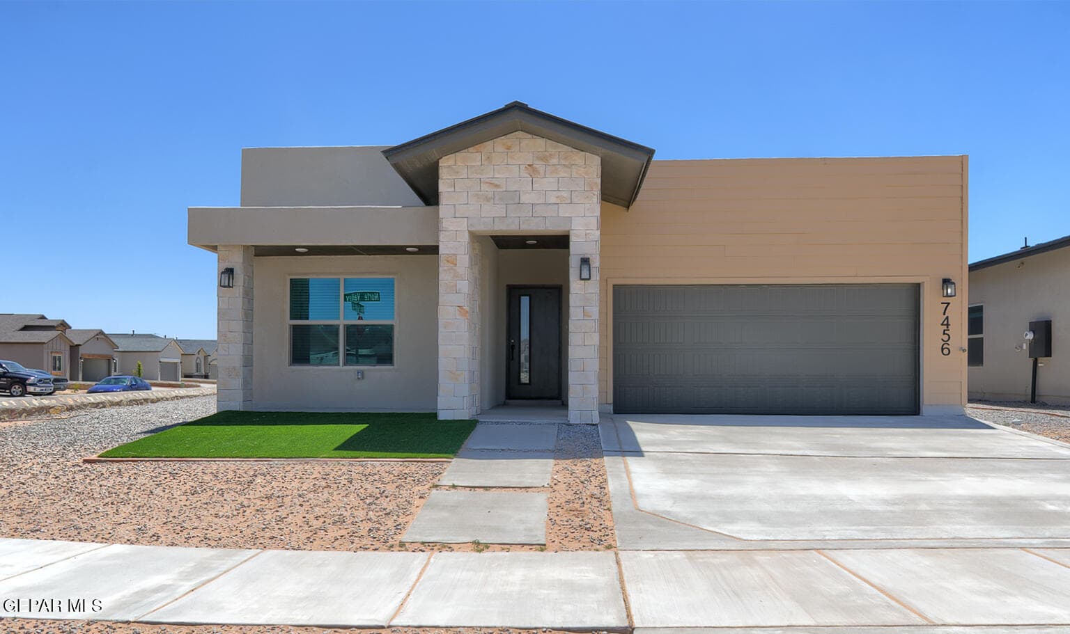 7456 Norte Valley Ln