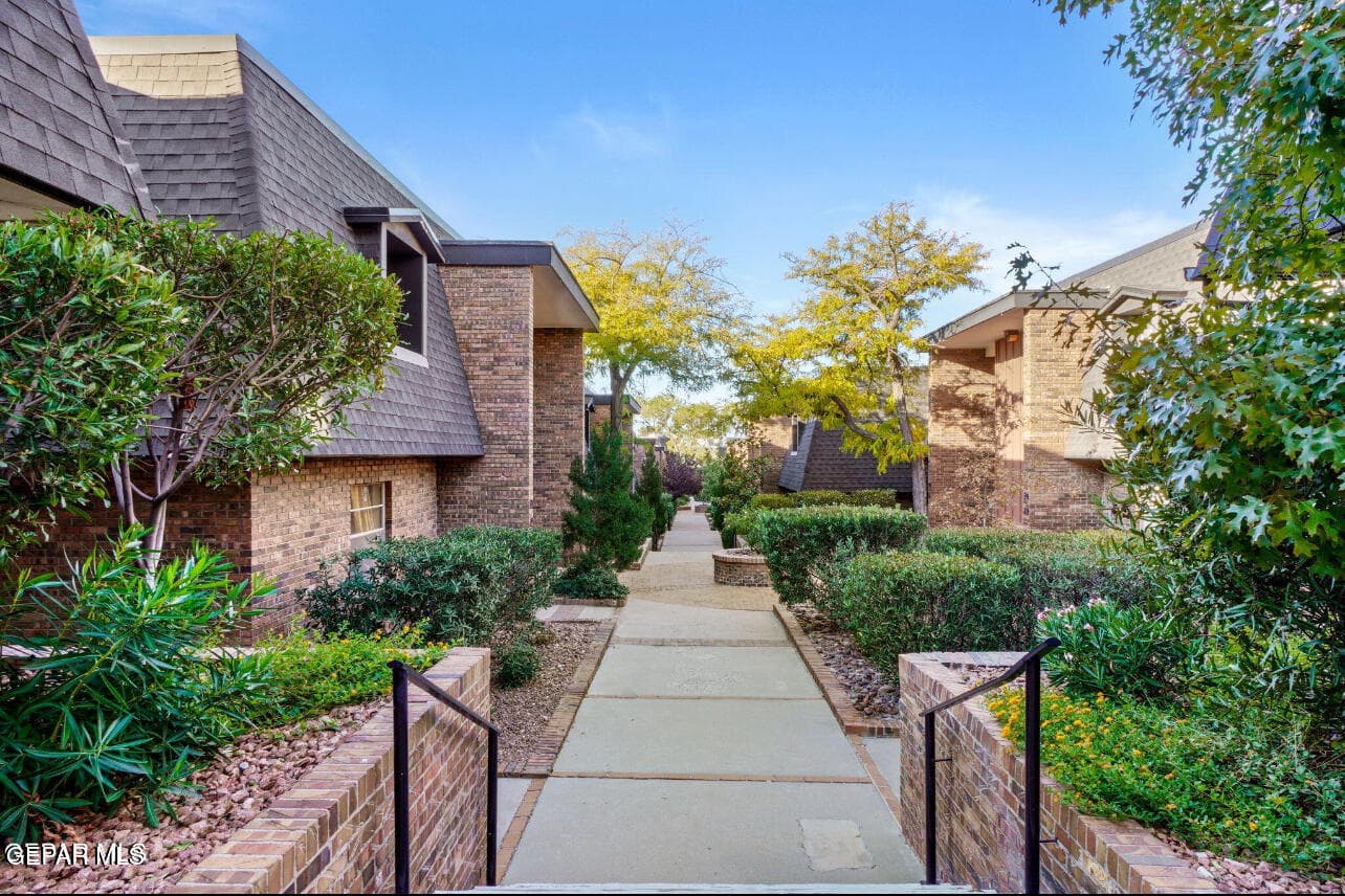 4800 N Stanton St Unit 94