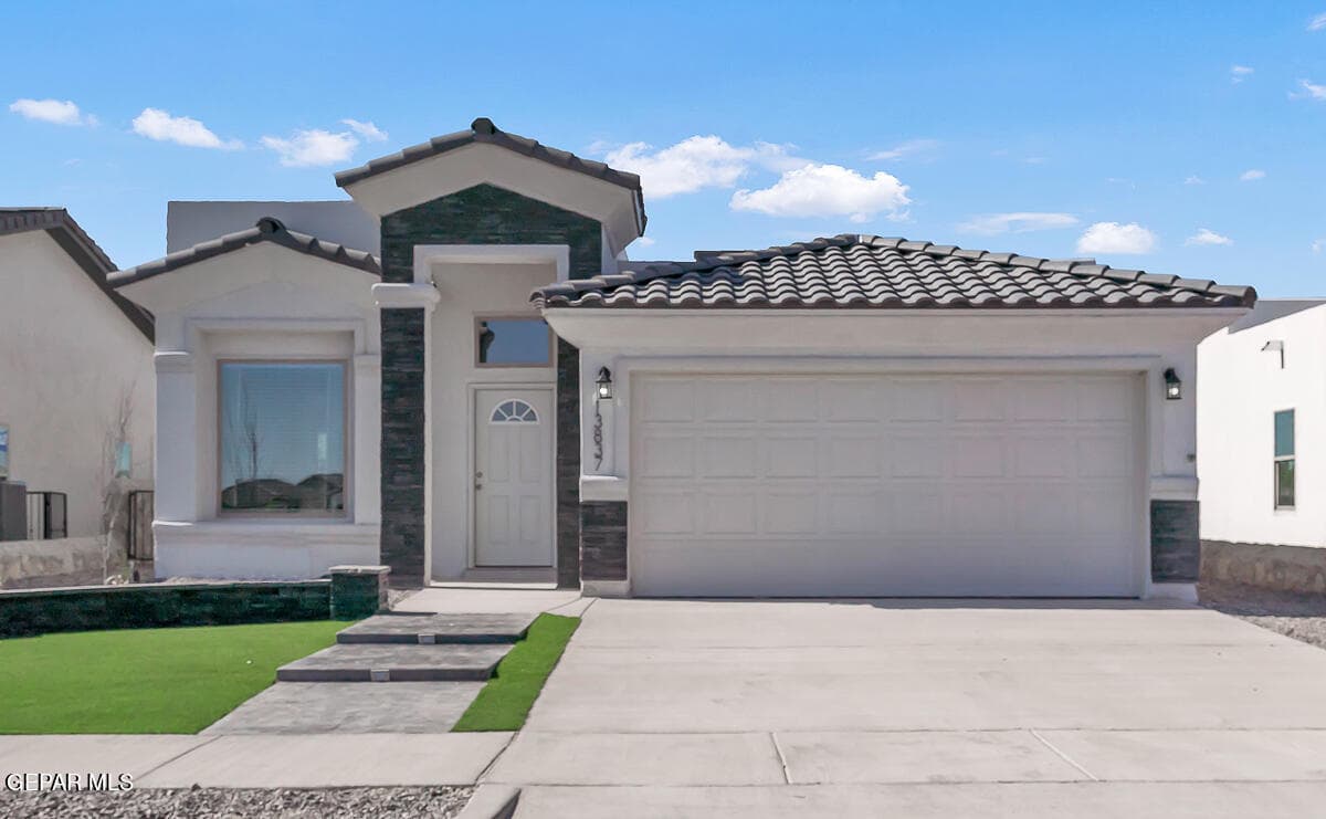 13837 Paseo Bosque Ave