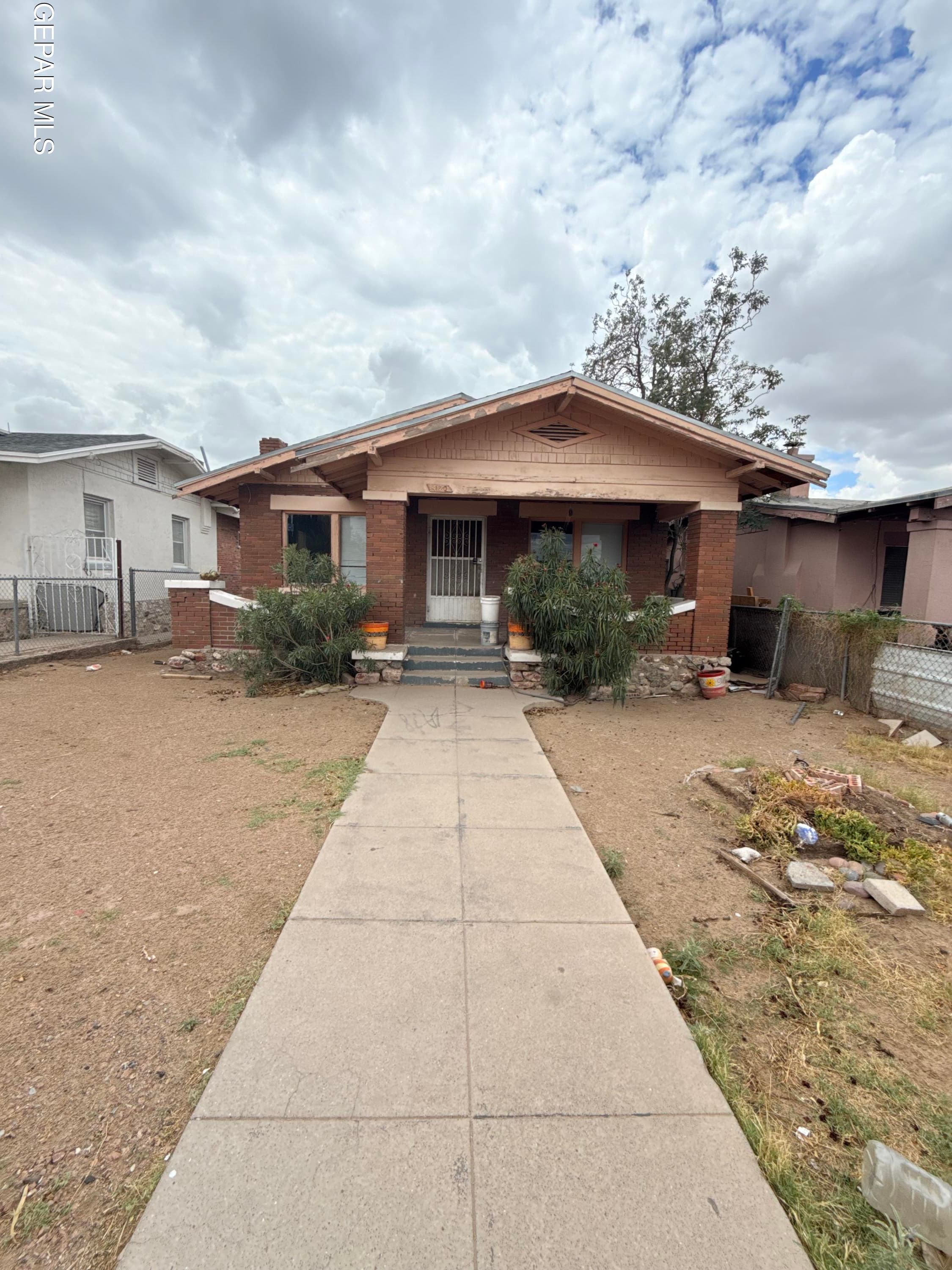 4120 Hueco Ave