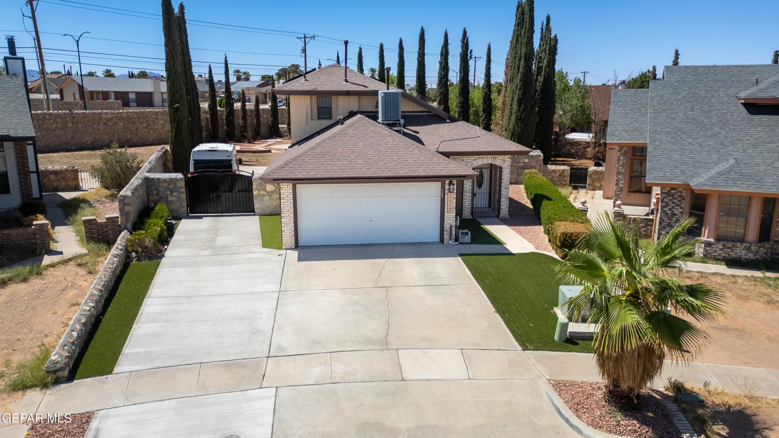 11713 Queens Garden Cir