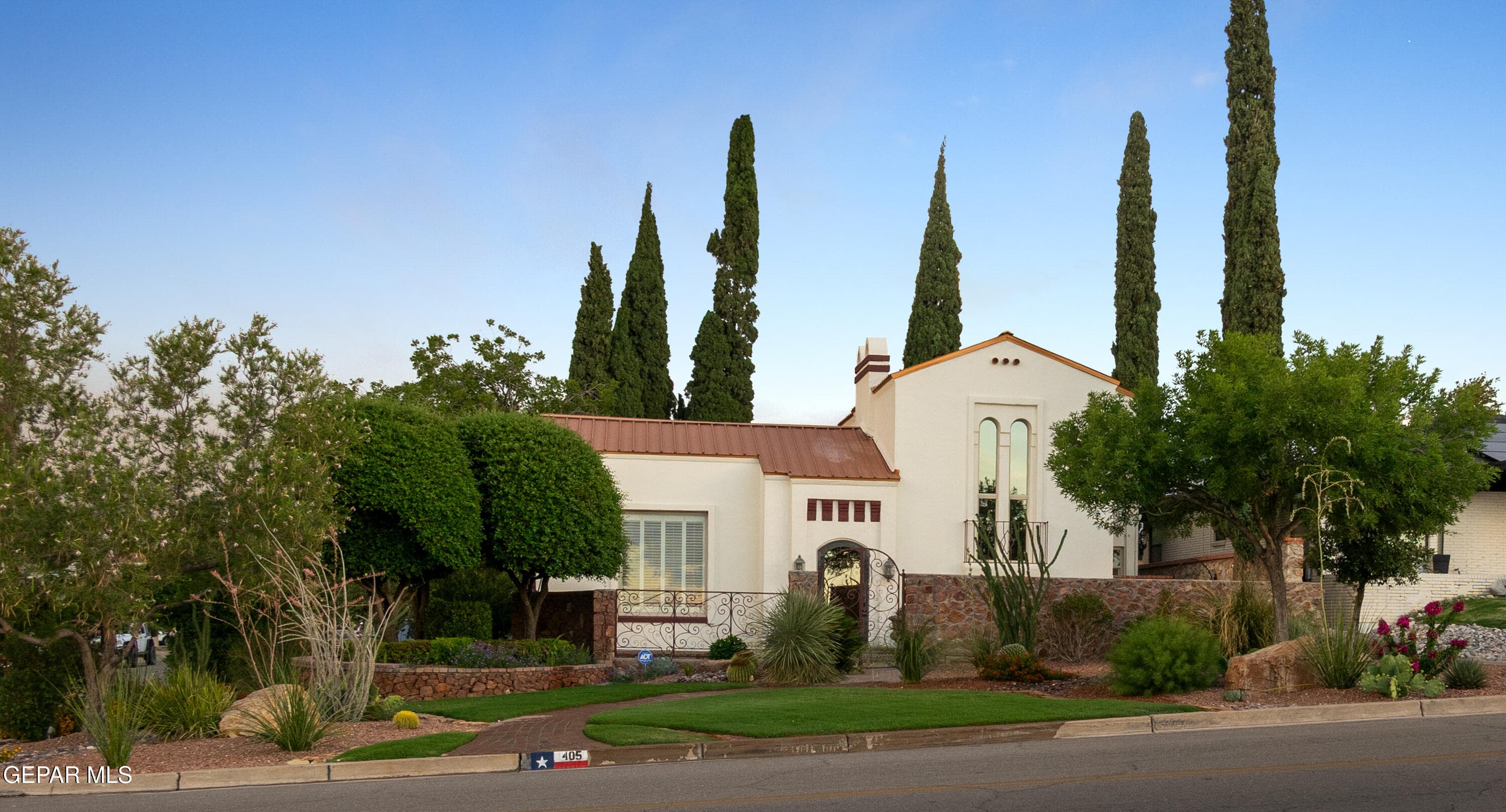 405 Rim Rd