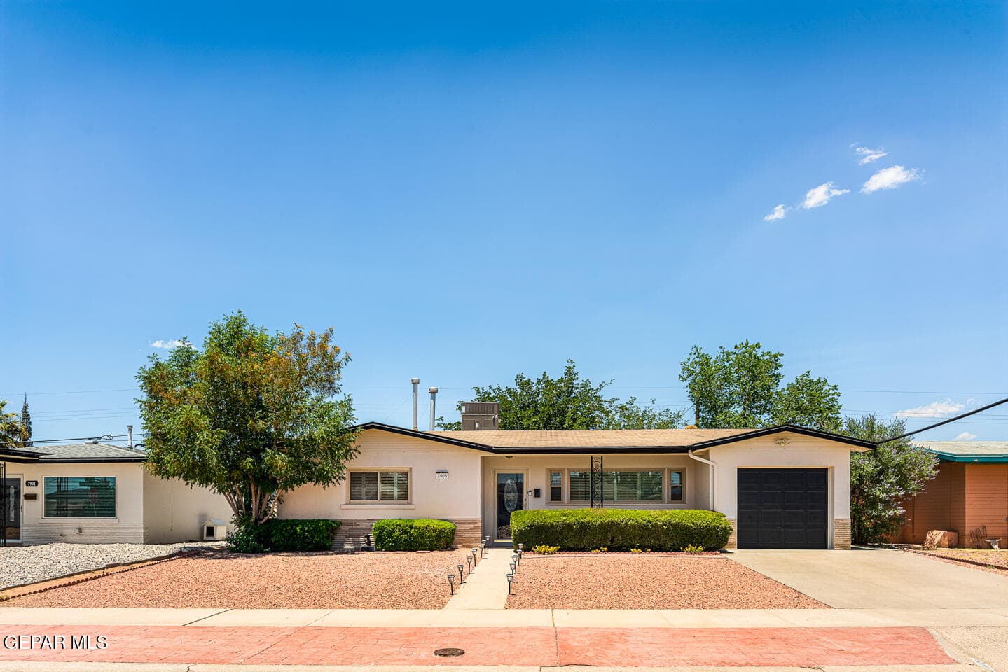 7905 Parkland Dr