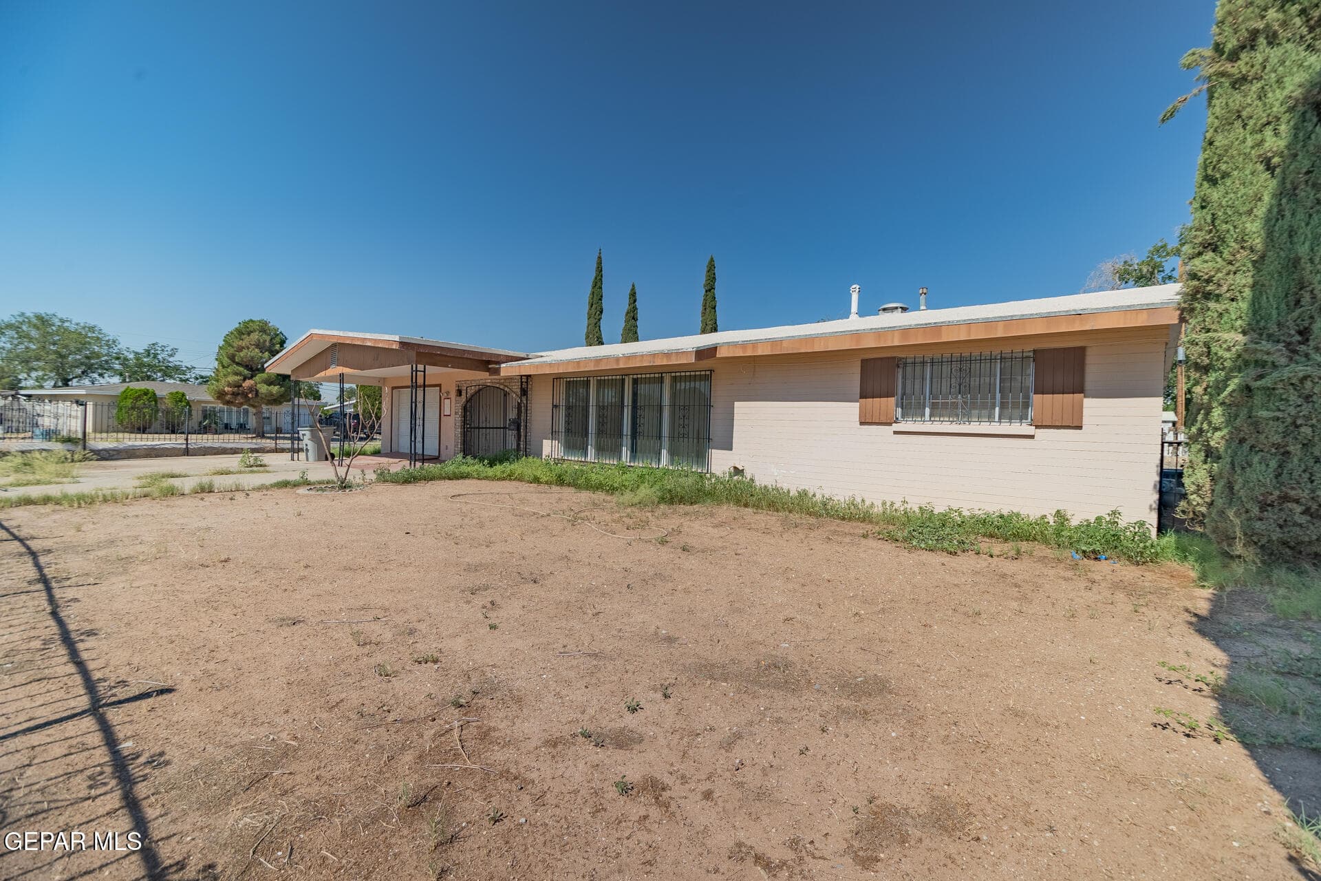 1201 Fairfield Dr