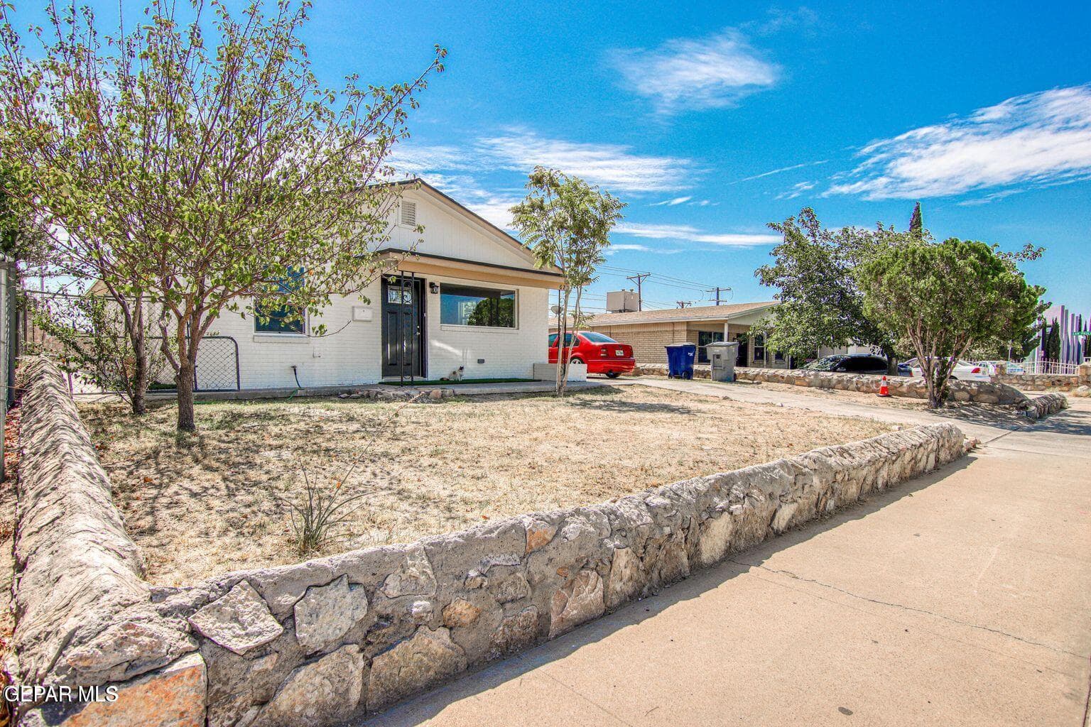 628 N Yarbrough Dr
