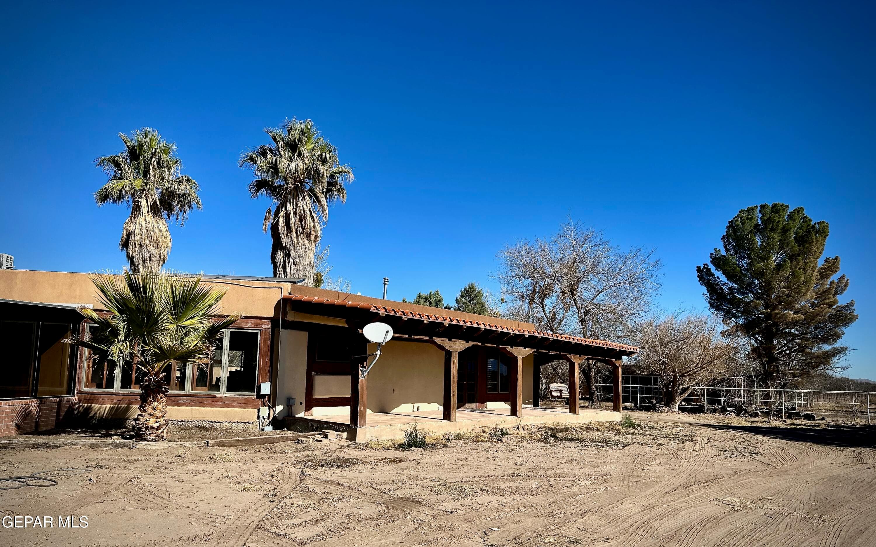 1095 Little Rd