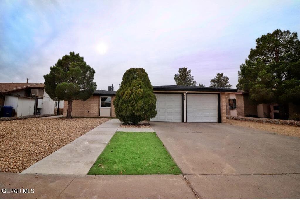 713 Nita Fay Dr